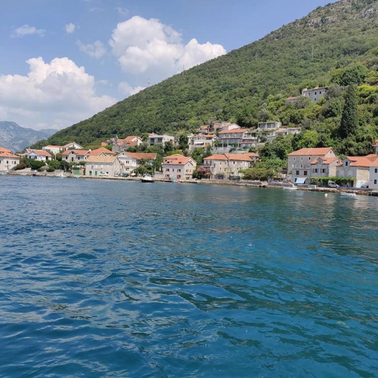 Apartment Loâso Comfy Two BDR Sixty meters to the sea - Two-Bedroom Apartment with Garden View - 30