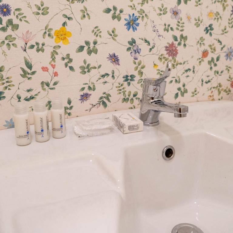 Domus Lavica by Sicily in Home - Triple Room with Bathroom - 5