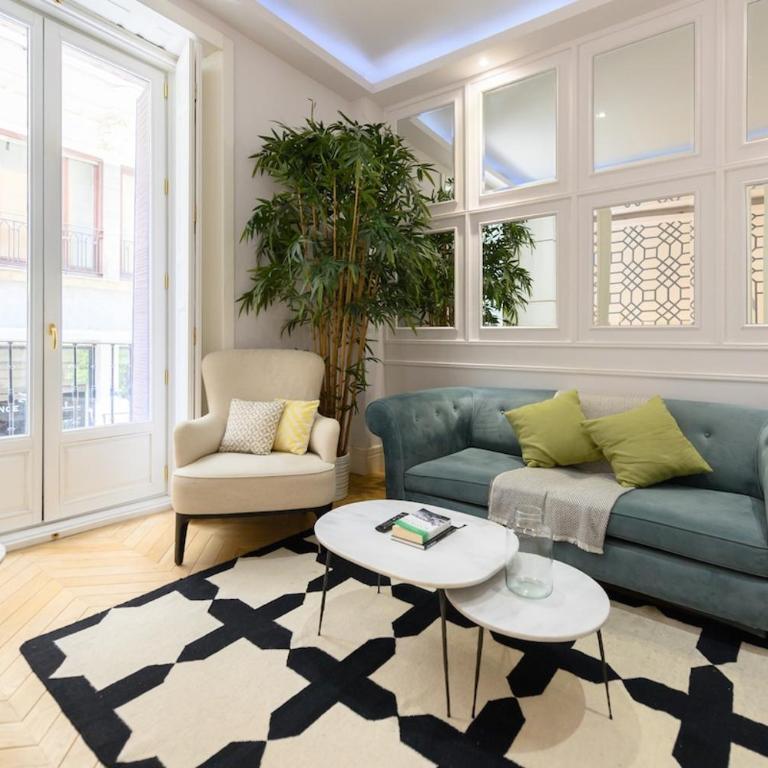 Luxury apartment in the center of Madrid REI251 - One-Bedroom Apartment - 1