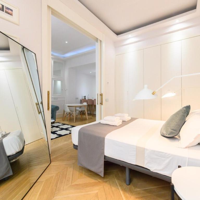 Luxury apartment in the center of Madrid REI251 - One-Bedroom Apartment - 22