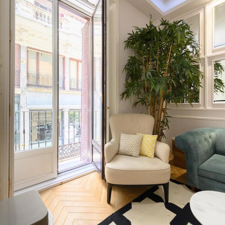Luxury apartment in the center of Madrid REI251 - One-Bedroom Apartment - 29