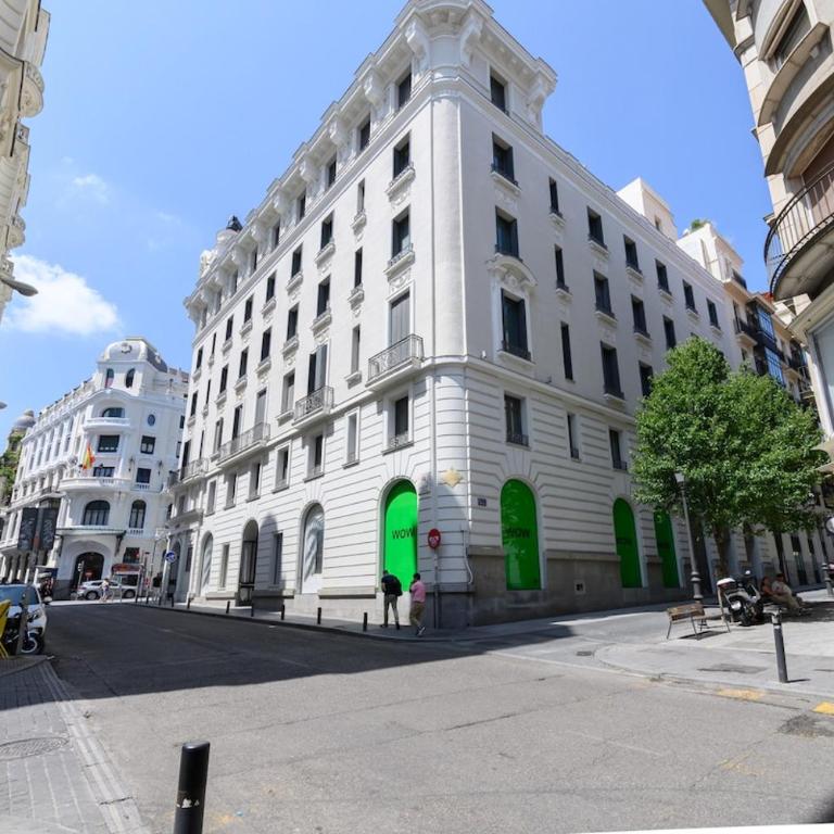 Luxury apartment in the center of Madrid REI251 - One-Bedroom Apartment - 34