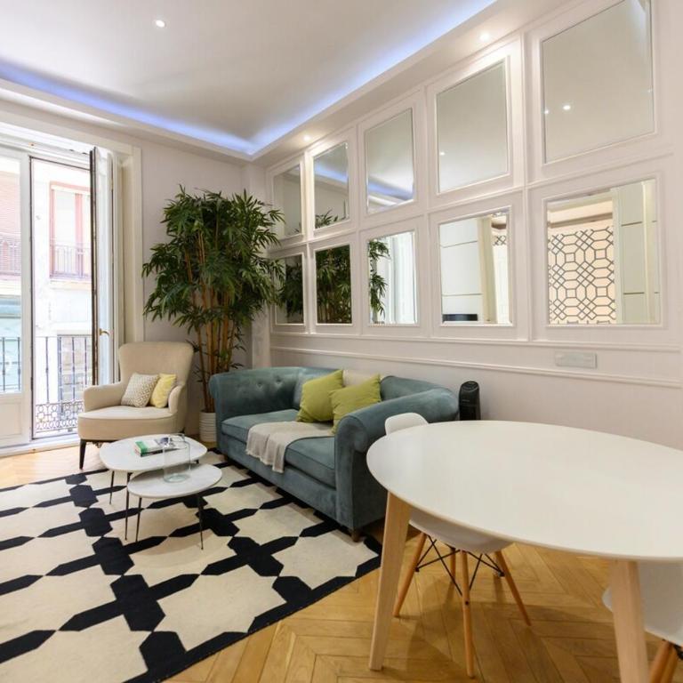 Luxury apartment in the center of Madrid REI251 - One-Bedroom Apartment - 42