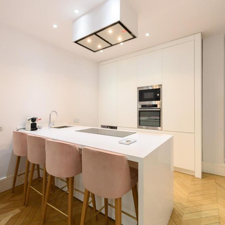 Luxury apartment in the center of Madrid REI251 - One-Bedroom Apartment - 51
