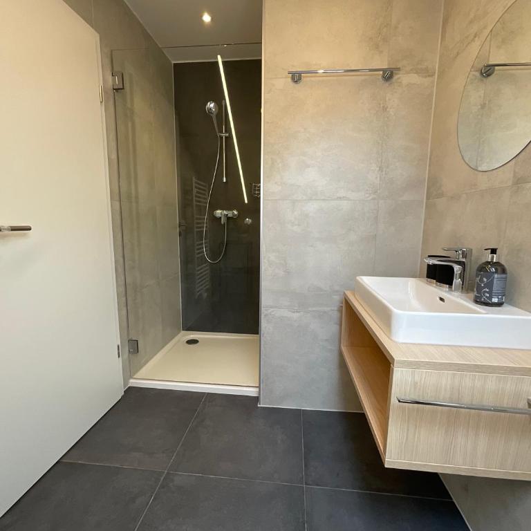 Seaways Apartments - ruhige Lage - Natur & Erholung auf 6500m2 Garten - Doppelzimmer mit eigenem Bad - 12
