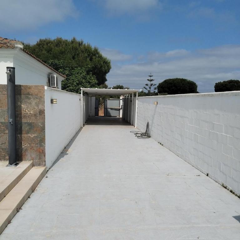 Modern 3-Bedroom Villa with Private Pool & BBQ - Casa de 3 dormitorios - 35