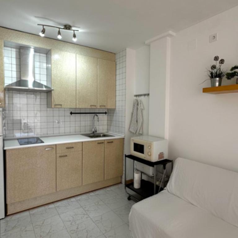 Apartamento con parking en Santa Margarita Roses A 7 min de la playa - One-Bedroom Apartment - 5