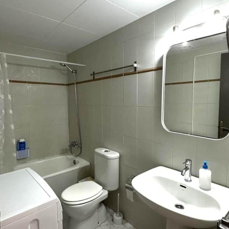 Apartamento con parking en Santa Margarita Roses A 7 min de la playa - One-Bedroom Apartment - 8
