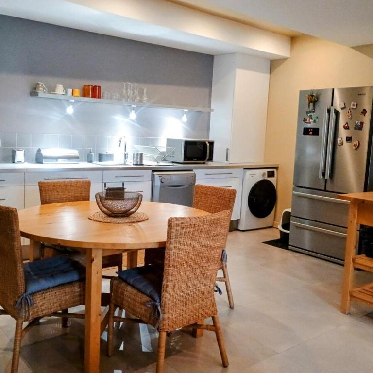 Spacieux 74 m2 Standing Clim & Parking Privé Centre Ville - One-Bedroom Apartment with Terrace - 33