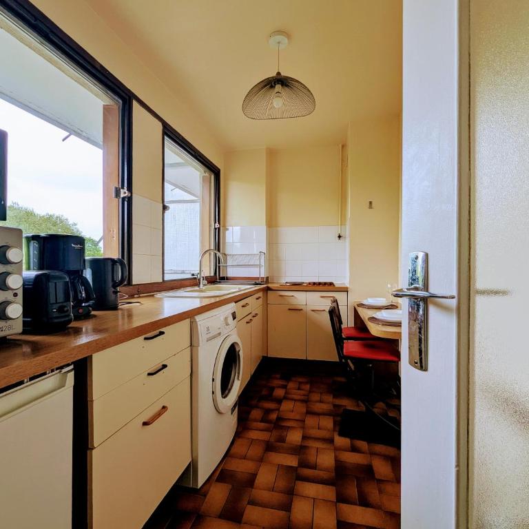 Budget apart with balcony - One-Bedroom Apartment - 4