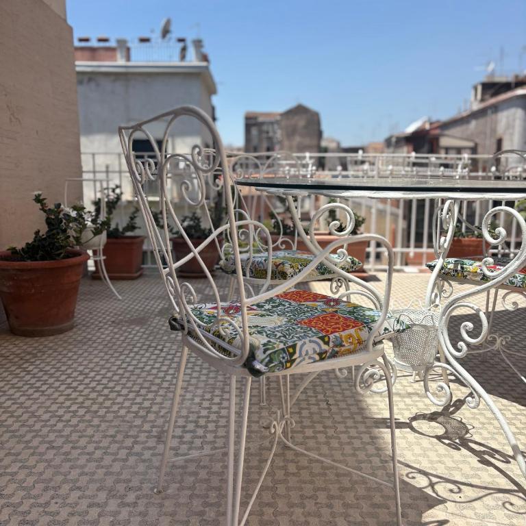 Domus Lavica by Sicily in Home - Quadruple Room with Terrace - 6