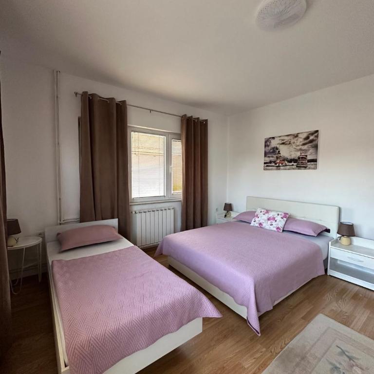 White house - Two-Bedroom Apartment - 35