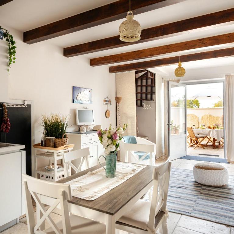 Le dimore di Ines- casa vacanze con piscina - Villa con Vista Giardino - 13