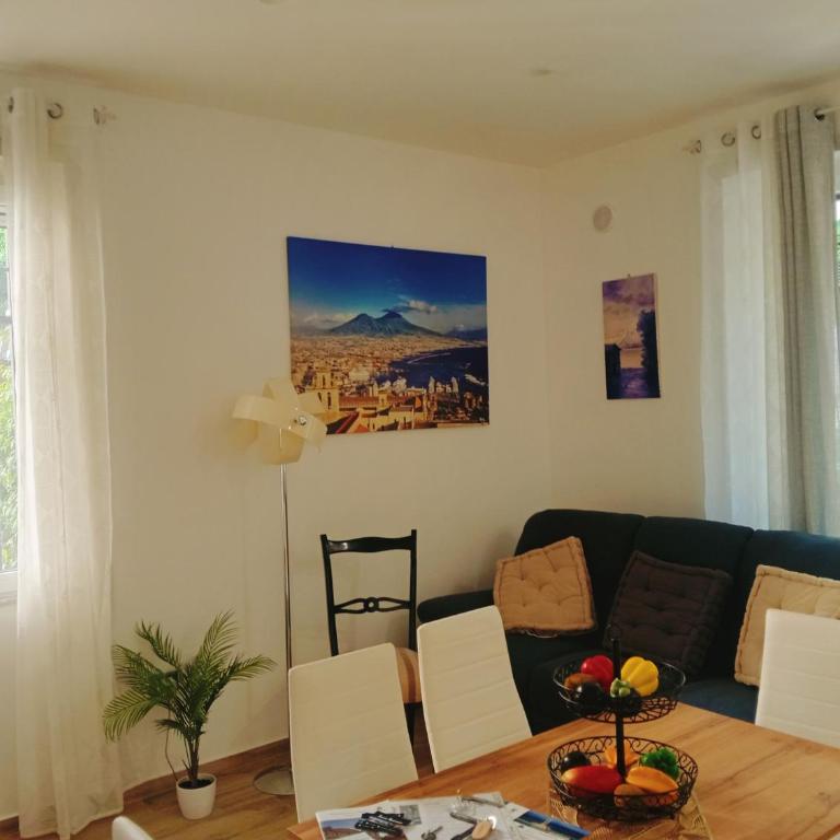 Trieste Apartment - Appartamento con 2 Camere da Letto - 2