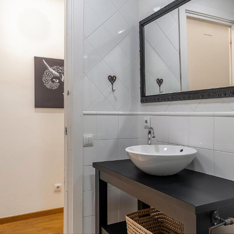 AB Eixample Calabria - Two-Bedroom Deluxe Apartment - 5