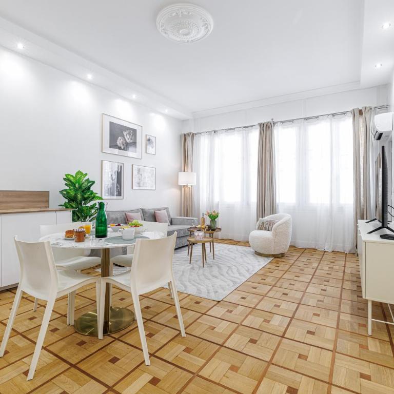 Capitol Close To The Beach - Happy Rentals - Apartment - 1