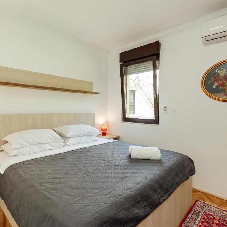 Old Town Charm - Herceg Novi - One-Bedroom Apartment with City View - 3