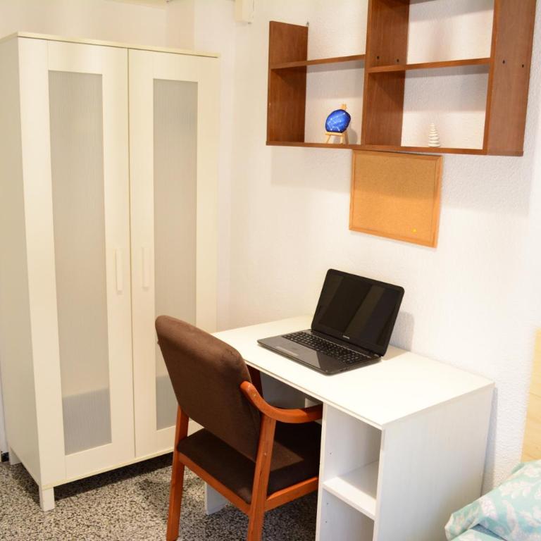 Home Delicias - Three-Bedroom Apartment - 18