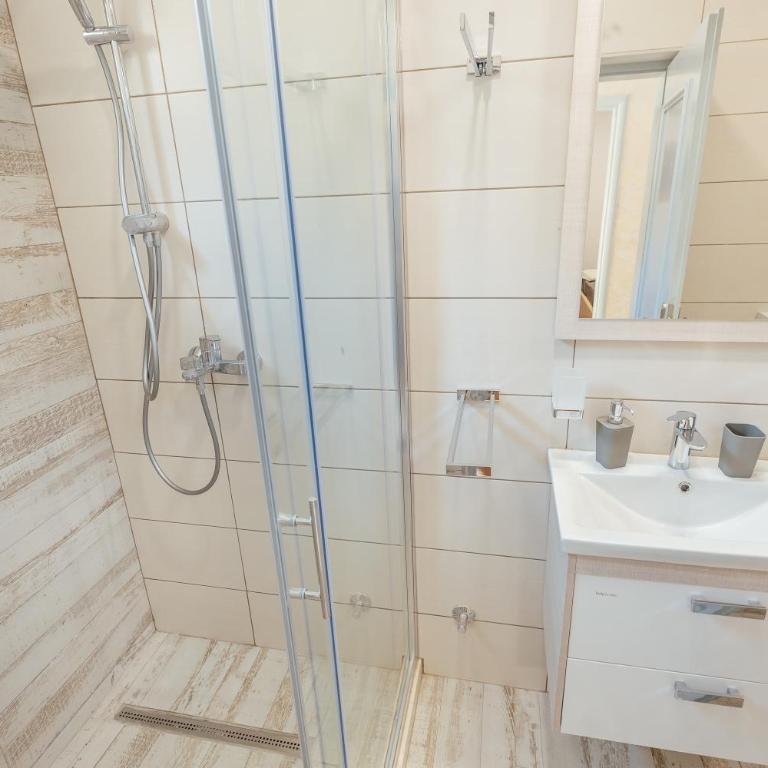 Old Town Charm - Herceg Novi - One-Bedroom Apartment with City View - 13