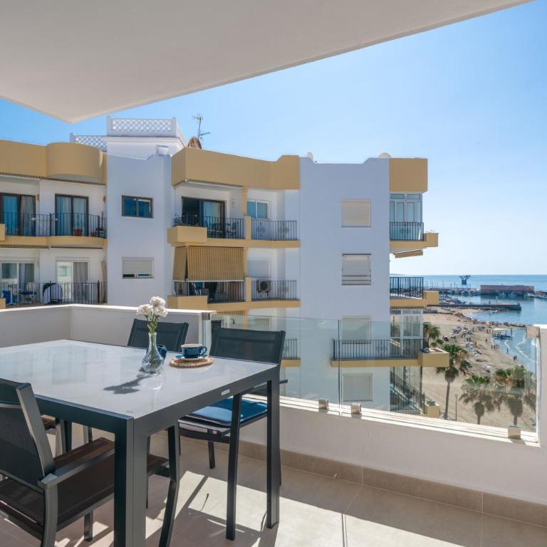 In front of SEA & CENTER - Apartamento de 2 dormitorios con balcón y vistas al mar - 47