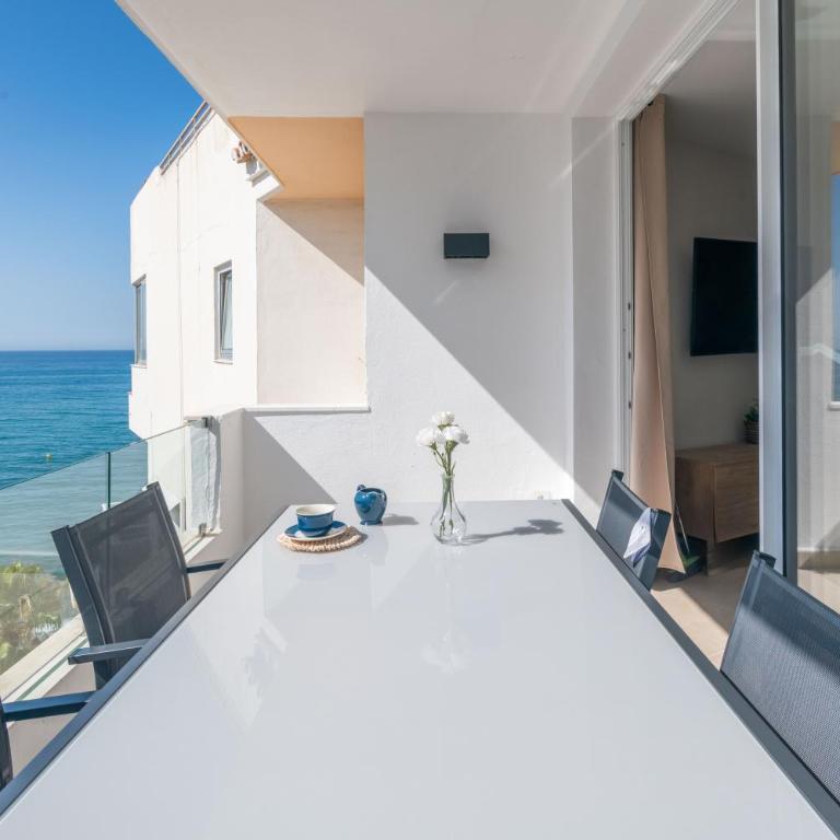 In front of SEA & CENTER - Apartamento de 2 dormitorios con balcón y vistas al mar - 55