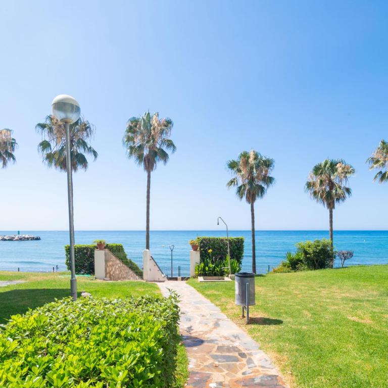In front of SEA & CENTER - Apartamento de 2 dormitorios con balcón y vistas al mar - 2