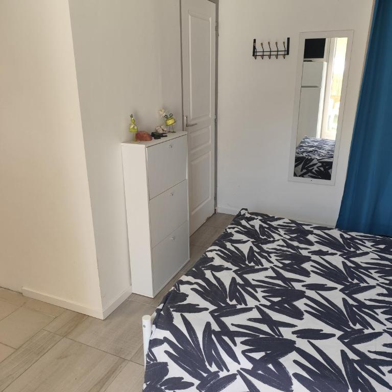 Aux portes de Camargue - One-Bedroom Apartment - 9