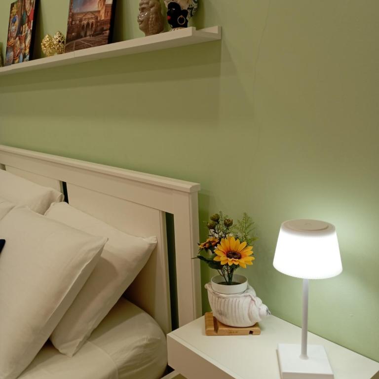 Archimede Rooms - Camera Matrimoniale con Bagno Privato - 10