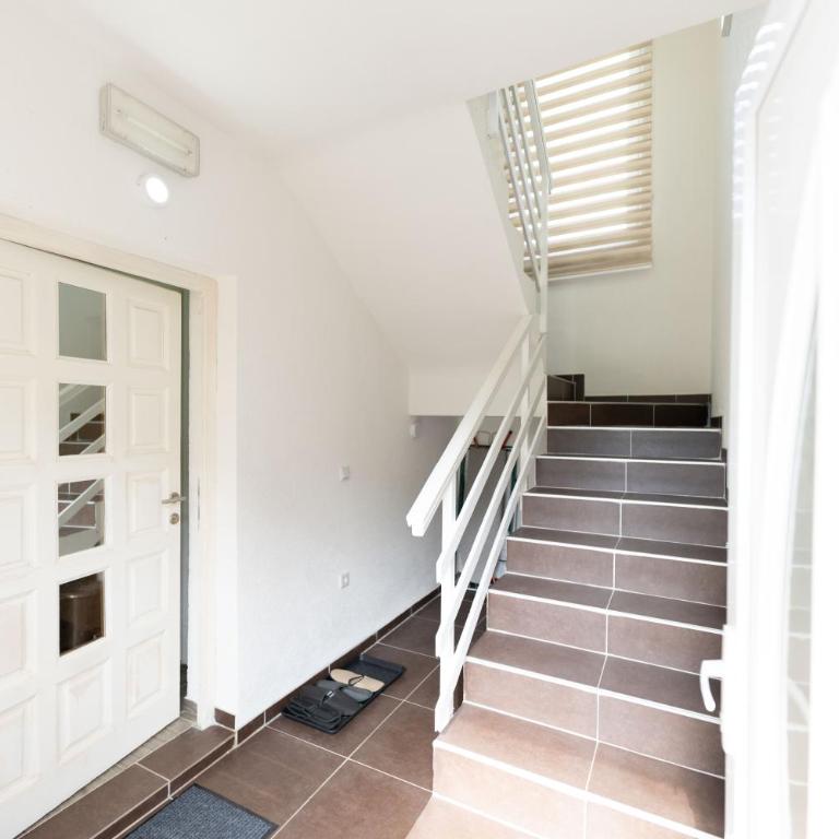 Ilidza Nature Home - Kuća sa 4 Spavaće Sobe - 25