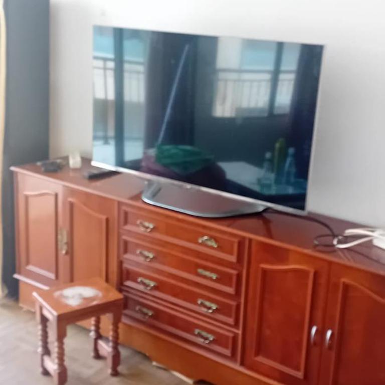 Cryptocalp - Family Room with Terrace - 4