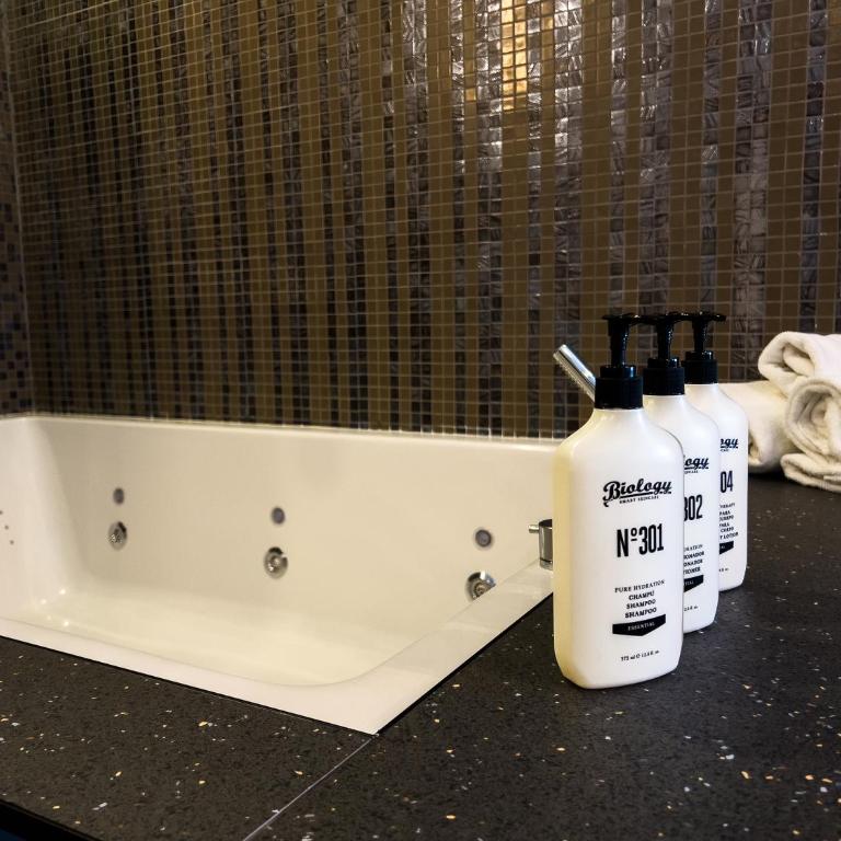 Hotel Indigo Madrid - Gran Vía by IHG - King Suite with Panoramic View - 3