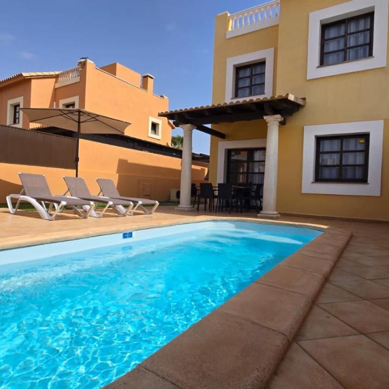 Inés Group Home by Best Holidays Fuerteventura - Three-Bedroom House - 2