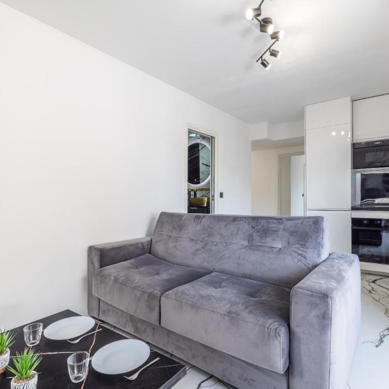 LB Vacation Rentals I A Quiet Place with Terrace in the Heart of Cannes - Apartment mit 1 Schlafzimmer - 2