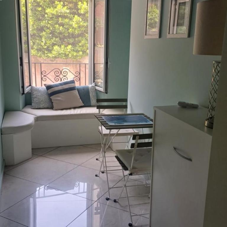A casa di Emma (camera Levante) - Camera Tripla con Bagno Privato - 2