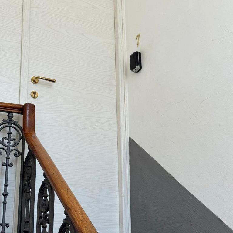 Apollo Guest House - Camera Familiare con Bagno - 17