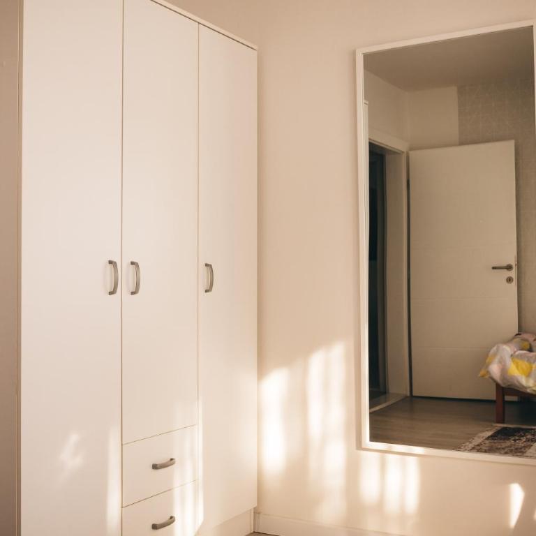 Apartment Ember - Three-Bedroom Apartment with Balcony - 29