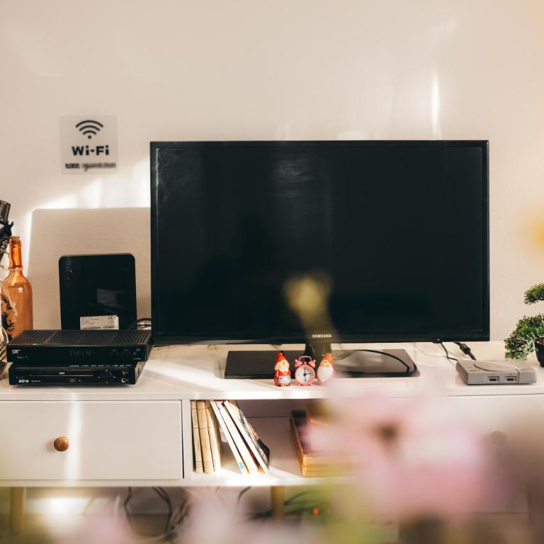 Apartment Ember - Three-Bedroom Apartment with Balcony - 30