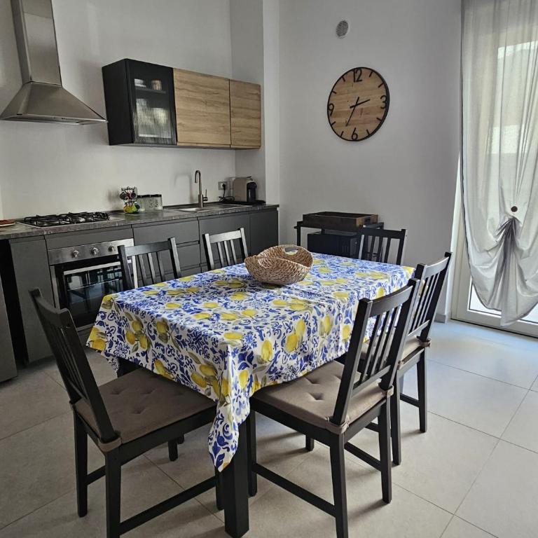 A due passi dal Mare - Appartamento con 2 Camere da Letto - 1