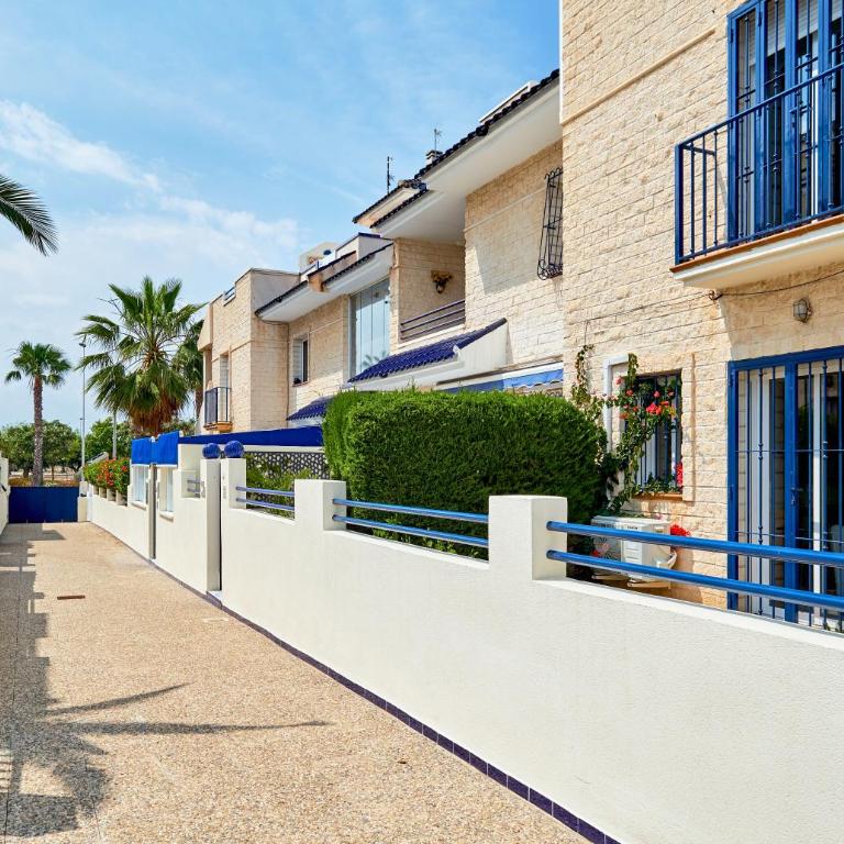 Villa with private garden 200m from the sea - Casa de 3 dormitorios - 30