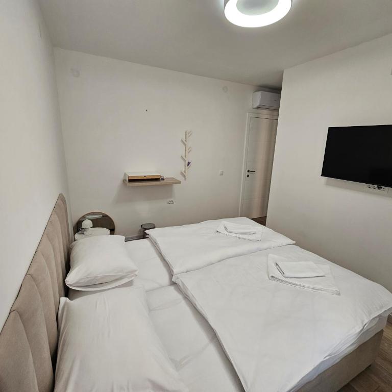 Riverside Residence - Dvokrevetna Soba sa Bračnim Krevetom - 18
