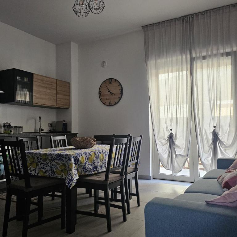 A due passi dal Mare - Appartamento con 2 Camere da Letto - 2