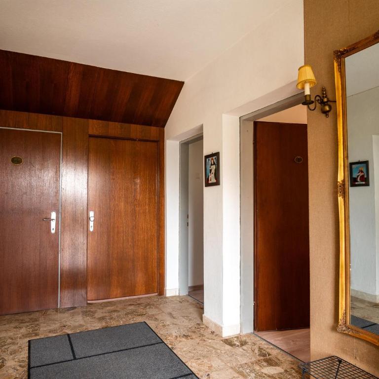 Ferienwohnung im Haus am Hügel - Apartment mit 2 Schlafzimmern und Dusche - 21