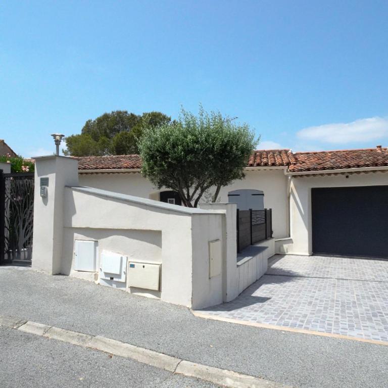 Belle maison avec piscine dans les hauteurs à Saint Raphael - Villa Deluxe - 5