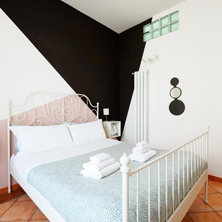 Palazzo Currò - Double Room with Balcony - 1