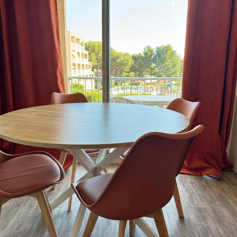 Oasis 34 - One-Bedroom Apartment - 5
