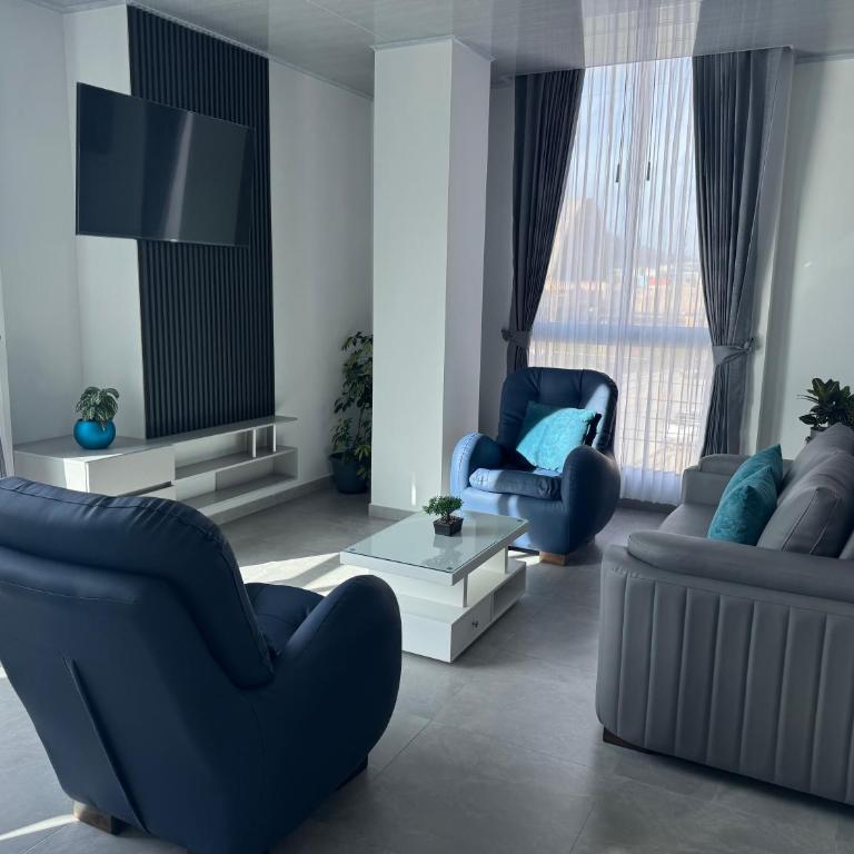 Sky Suite - One-Bedroom Apartment - 12