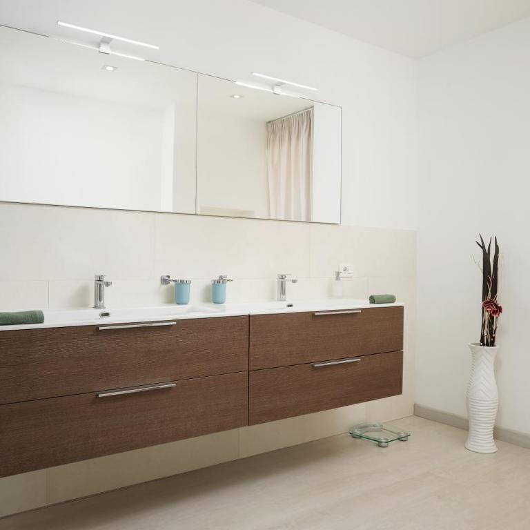 LunaNera Suite - Sea View beach at 20 mt - Three-Bedroom Superior Apartment - 10