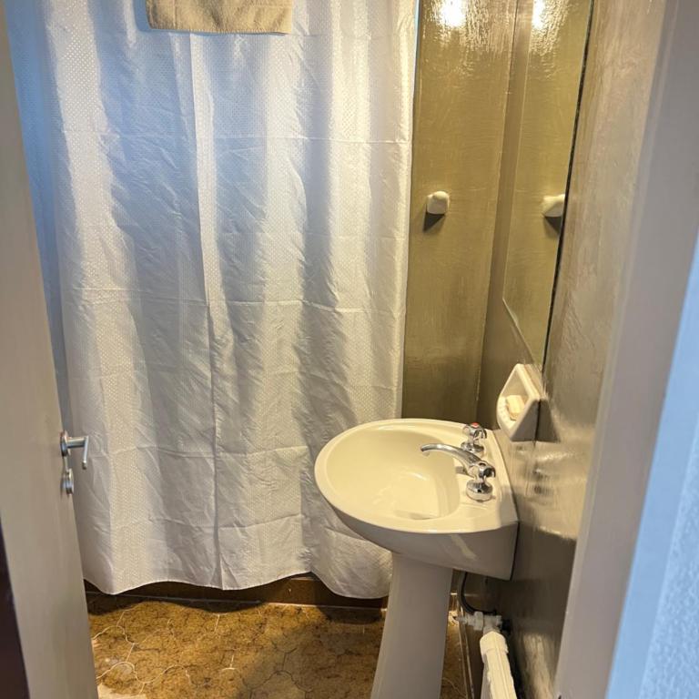 Rolando Beds - Double Room - 7