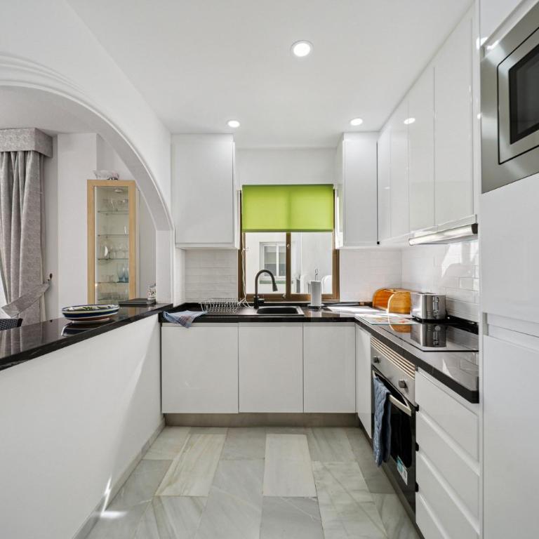 F08 Colinas de Calahonda - Apartamento de 2 dormitorios con vistas - 11