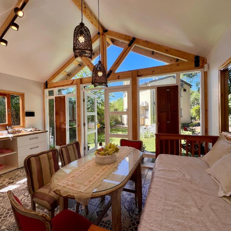 Casita Amarillo Sol con Casa de Te, Pileta y Parrilla - Casa de 2 dormitorios - 1